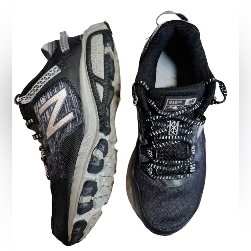 New Balance women’s 410 V6, Gray snd Pink, women’s 7, EUC